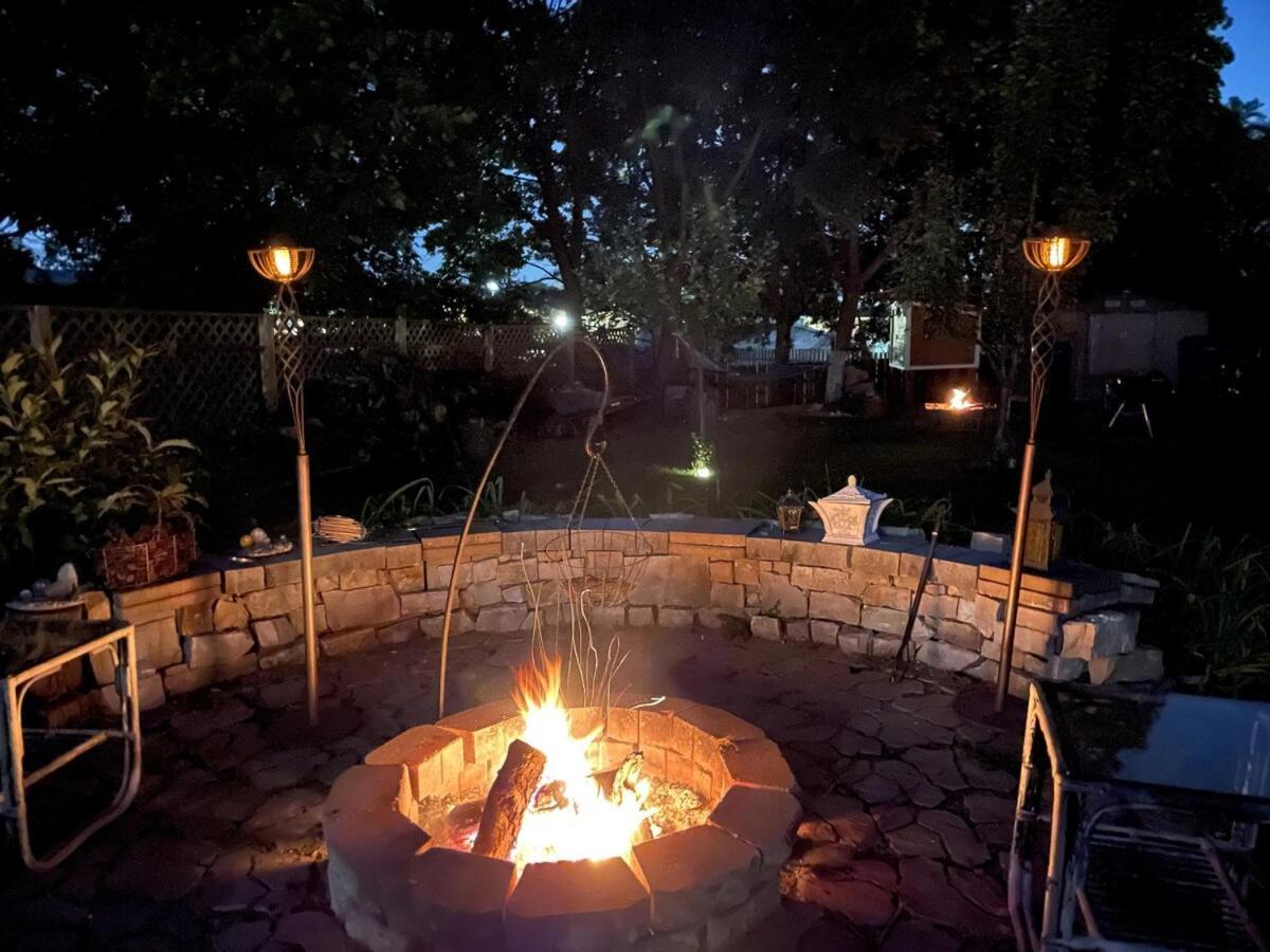 Schaumburg Paradise Oasis With A Secret Garden And Private Pool Luaran gambar